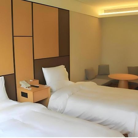 Ji Hotel Shanghai The Bund Tiantong Road Exterior foto